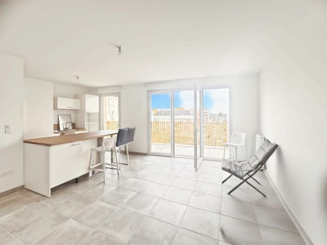 Angers /Ponts de Cé: Appartement T3 lumineux récent avec terrasse de 11,50 m2 et parking