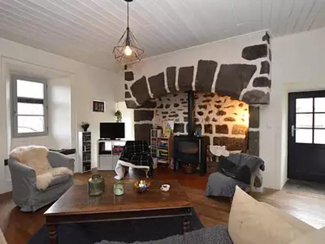 Anglards de Salers 15380 Achat / Vente maison 5 pièces t5 terrasse parking