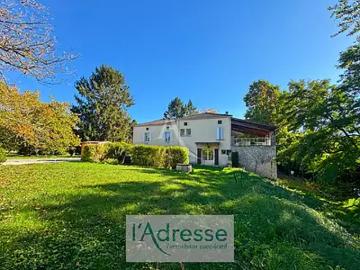 Anglars Juillac 46140 Achat / Vente maison 10 pièces t10 au dernier étage