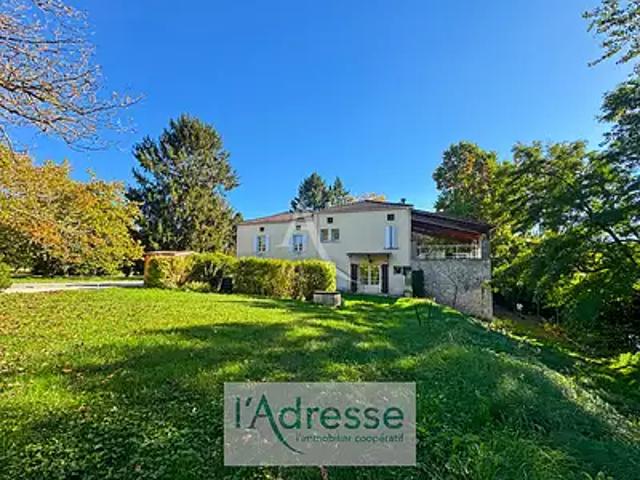 Anglars Juillac 46140 Achat / Vente maison 10 pièces t10 au dernier étage