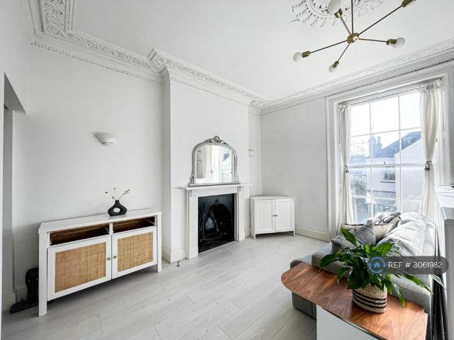 Anglesea Place, Bristol, BS8 1 bed flat to rent £1,550 pcm £358 pw