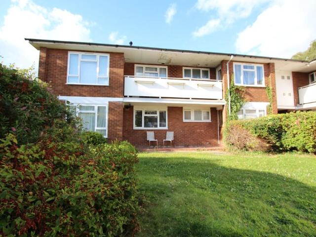 Anglesea Road, Kingston Upon Thames KT1 4 bed ground floor flat to rent £3,460 pcm £798 pw