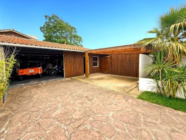 Anglet – Cinq Cantons | Maison de caractère 1920 + studio in. 192m² Anglet