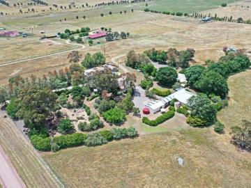 ANGLEVIEW 27.9/ha* With 2 Dwellings