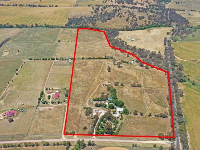 ANGLEVIEW 27.9/ha* With 2 Dwellings