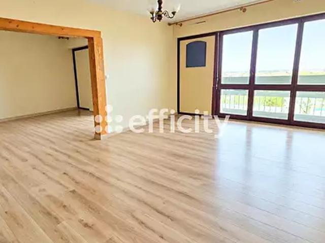 Angoulême 16000 Achat / Vente appartement 5 pièces t5 au dernier étage terrasse