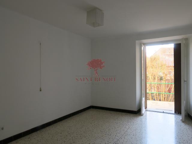 ANIANE 34150 A LOUER JOLIE MAISON DE VILLAGE 110 M² QUATRE PIECES AVEC PETIT JARDIN