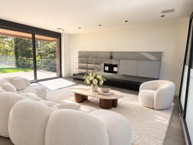 Anières — Villa de standing avec jardin et terrasse en toiture, vue lac