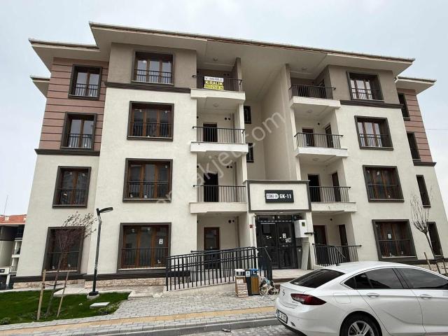 Anka Emlak'tan 2.etap 3.kat Okula Markete Parka Durağa2,1 Kiralı