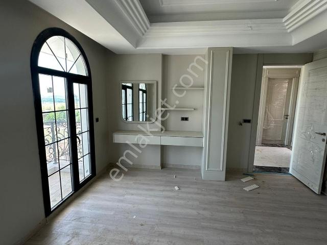 Anka Kent'te 375 M² Bahçeli Saunalı Lüks Villa!