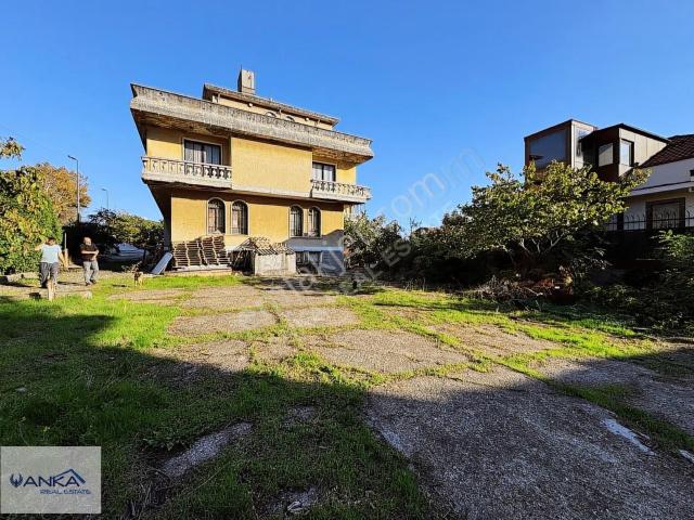 Anka Real Estate/ Kısıklı Alemdağ Caddesinde Satılık Müstakil Ev