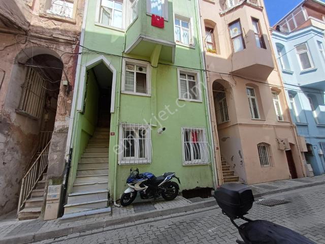 Ankadan Çevik Kuvvetin Karşı Sokağında 2+1 Kiralık Daire