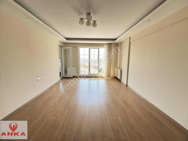 Anka'dan Kiralık 2+1 Arakat Cadde Üzeri