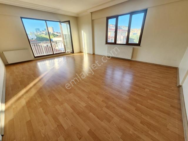 Anka'dan Ümraniye Site Mah Geniş Ve Ferah 3+1 Daire Cephesi Açık
