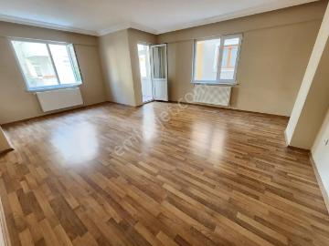 Anka'dan Üsküdar Cumhuriyet Mh Geniş Salon Ve Mutfaklı İçi Yeni