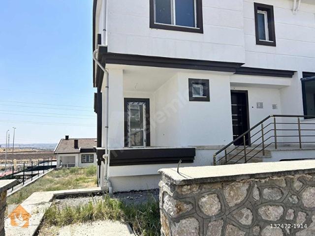 Ankalife'tan Beyaz Evler Sitesinde Satılık Natamam Villa