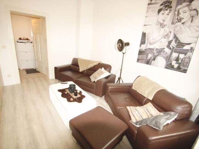 AnKaSa GmbH*Balkon*EBK*Stellplatz mgl: 2 Zimmer Wohnung*2.OG*Wohnküche*Bad mit Wanne*frei 01.09.2026