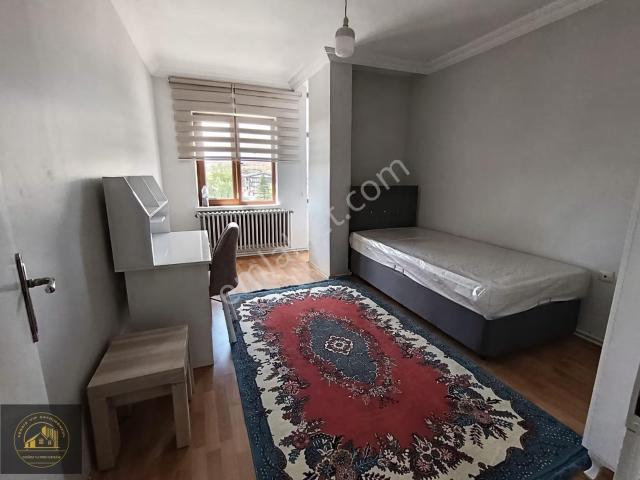 Ankara Caddesi Üzerinde İçi Yapılı Eşyalı 2+1 Satılık Daire