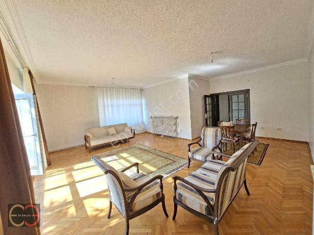 Ankara Çankaya Maltepede Eşyalı Kiralık,otoparklı Temiz, Anıtkabire Ve Metroya Yakın 3+1 Daire