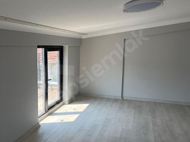 Ankara Altındağ veteriner ve ziraat Fakültesinin karşısında kiralık 4 + 1 dubleks daire
