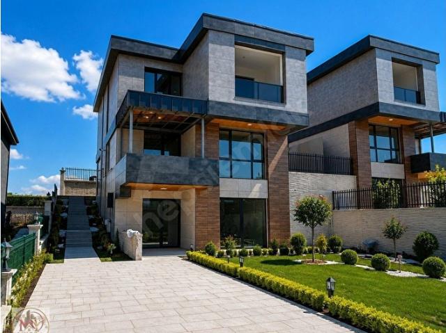 ANKARA BAĞLICA SATILIK GENİŞ BAHÇELİ ASANSÖRLÜ SIFIR LÜKS VİLLA
