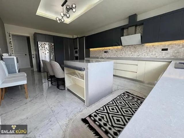 Ankara Manzarasına Hâkim Cadde Üzeri Özel Mülk Süper Lüks Villa
