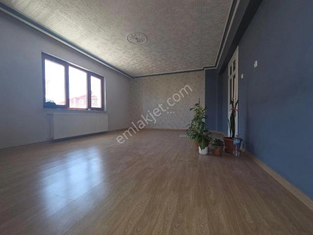 Ankara Sincan Tandoğanda 3+1 Asansörlü Salon Bağımsız Kiralık Daire