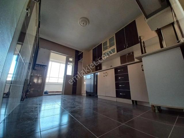 Ankara Sincan Yenikent Menderes Mahallesi 3. Kat 120 M2