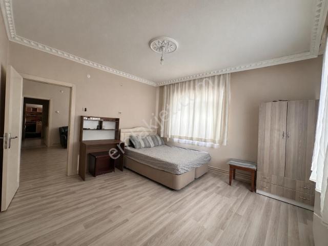 Ankara Tıp Hastanesi Yanı Katta 2+1 Acill Daire