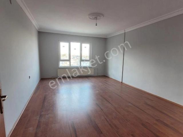 Ankara Yayla Merkezde 3+1 Asansörlü Kiralık Site Dairesi