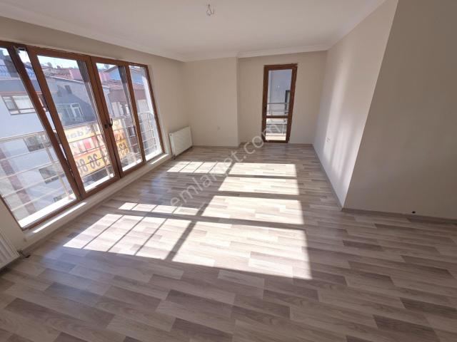 Çankaya,cebeci Yargıç Sk.ta,asansörlü,ön Güney,kombili,k.otoparklı,genç,4+1