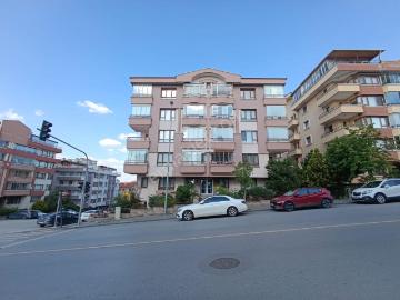 Çankaya Ata Mah.lizbon Cad.üzerinde Kapalı Otoparklı Kiralık
