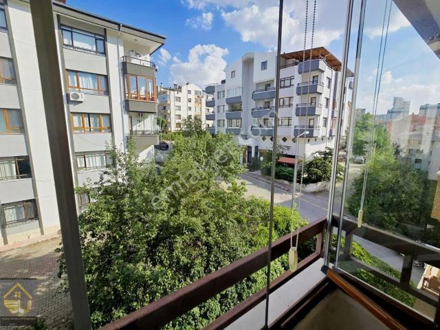 Çankaya Birlik Mahallesi Bakımlı Ferah 5+1 Dubleks Daire