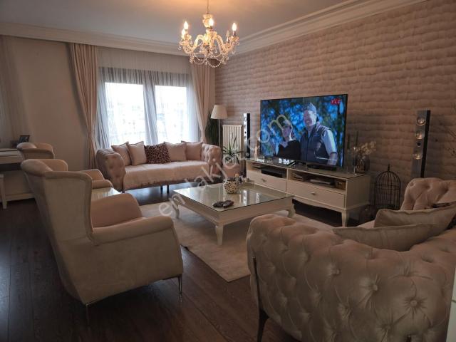 Çankaya Birlik Yaşam Hastenesine Yakın Manzaralı Asansörlü Kapalı Otoparklı 4+1 Satılık Daire
