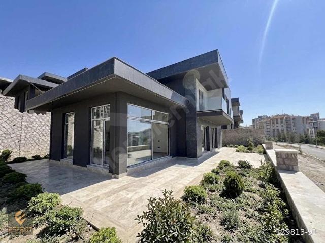 ÇANKAYA DODURGA'DA VİENTO VİLLARI SİTESİNDE SATILIK LÜKS VİLLA
