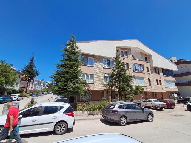Çankaya Dayanışma Caddesi 170 M2