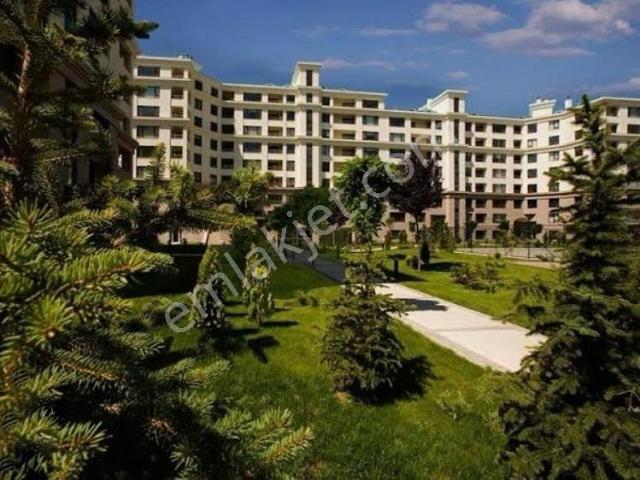 Çankaya Ege Botanik Konutları Sitesinde Geniş Satılık 3+1 Daire