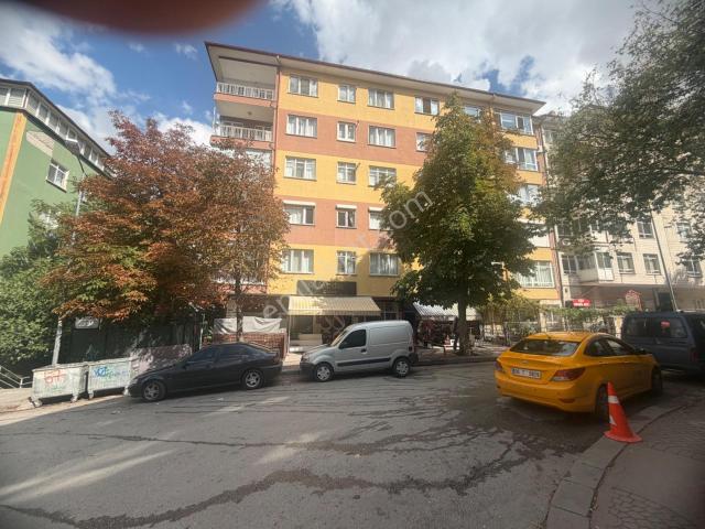 Çankaya Kolej Metro Ve Ted Üniversitesi Yakını 3+1 Yapılı Fırsat Satılık Daire