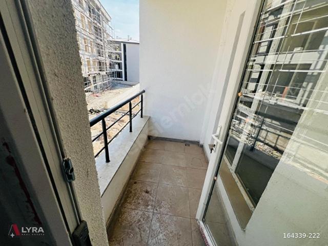 ÇANKAYA KEKLİK PINARI MAH.'DE OTURUMA HAZIR SATILIK 1+1 DAİRE