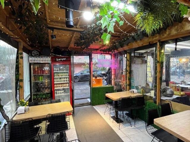 Çankaya Küçük Esat'ta Burger Kumru 724 Ekmek Kapısı