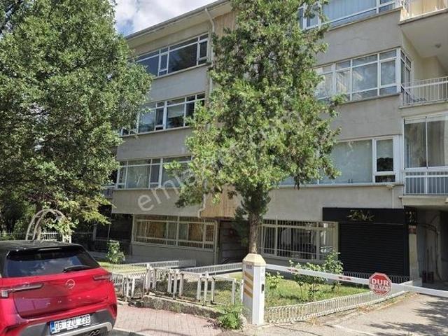 Çankaya Hava Sokakta Kombili Açık Otoparklı 3+1 Kiralık Daire