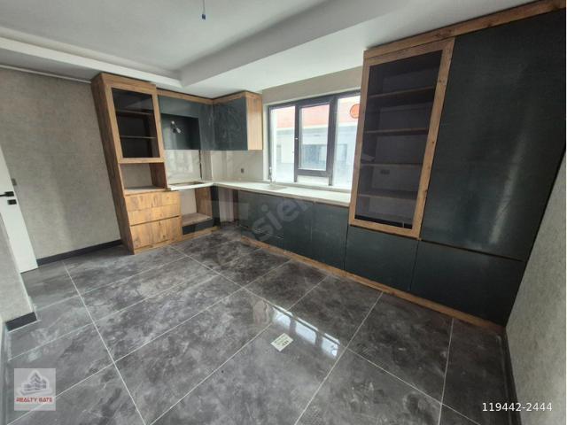 Çankaya İncesu Mahallesinde Kolej Yakını Katta Satılık 3+1 Daire