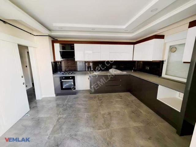 Çankaya Mah. Platin Tepe Konaklarında Havuzlu Sitede Kiralık 3+1