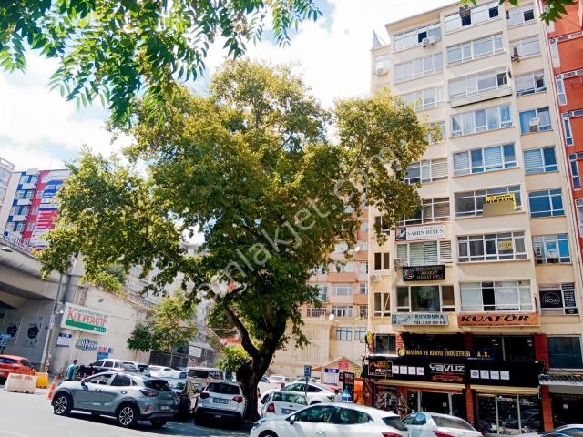 Çankaya Necatibey Caddesi'nde Yapılı Eşyasız 1+1 Kiralık Daire