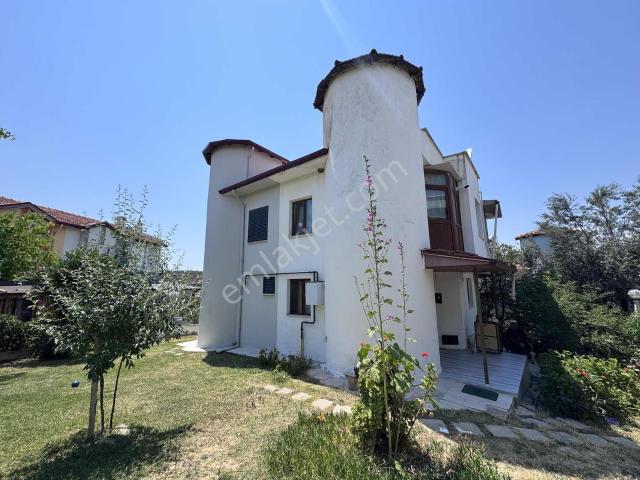 Çankaya'dan Pelitköyde Sahile 250 Metre 3+1 Villa
