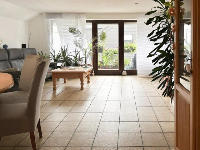 Ankommen und wohlfühlen: Großzügige 3 Zimmer Wohnung mit Balkon