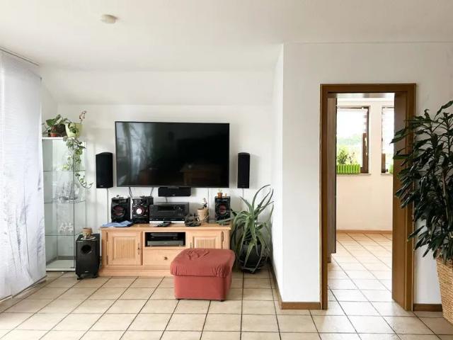 Ankommen und wohlfühlen: Großzügige 3 Zimmer Wohnung mit Balkon