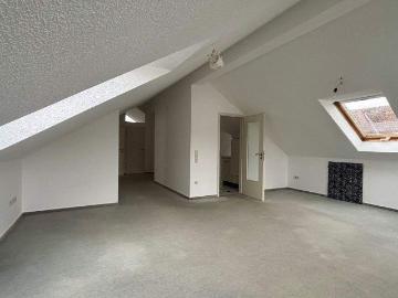 Ankommen und wohlfühlen Stilvolle DG Wohnung mit Tageslichtbad & Südbalkon