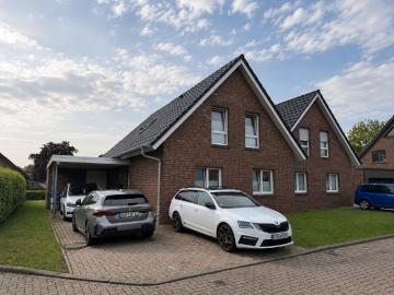 Ankommen & wohlfühlen: Moderne Doppelhaushälfte mit Einbauküche & Carport in Friedeburg Wiesedermeer