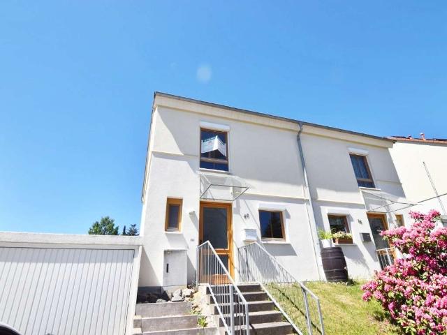 Ankommen & wohlfühlen: Familienhaus mit Terrasse, Garten & viel Platz